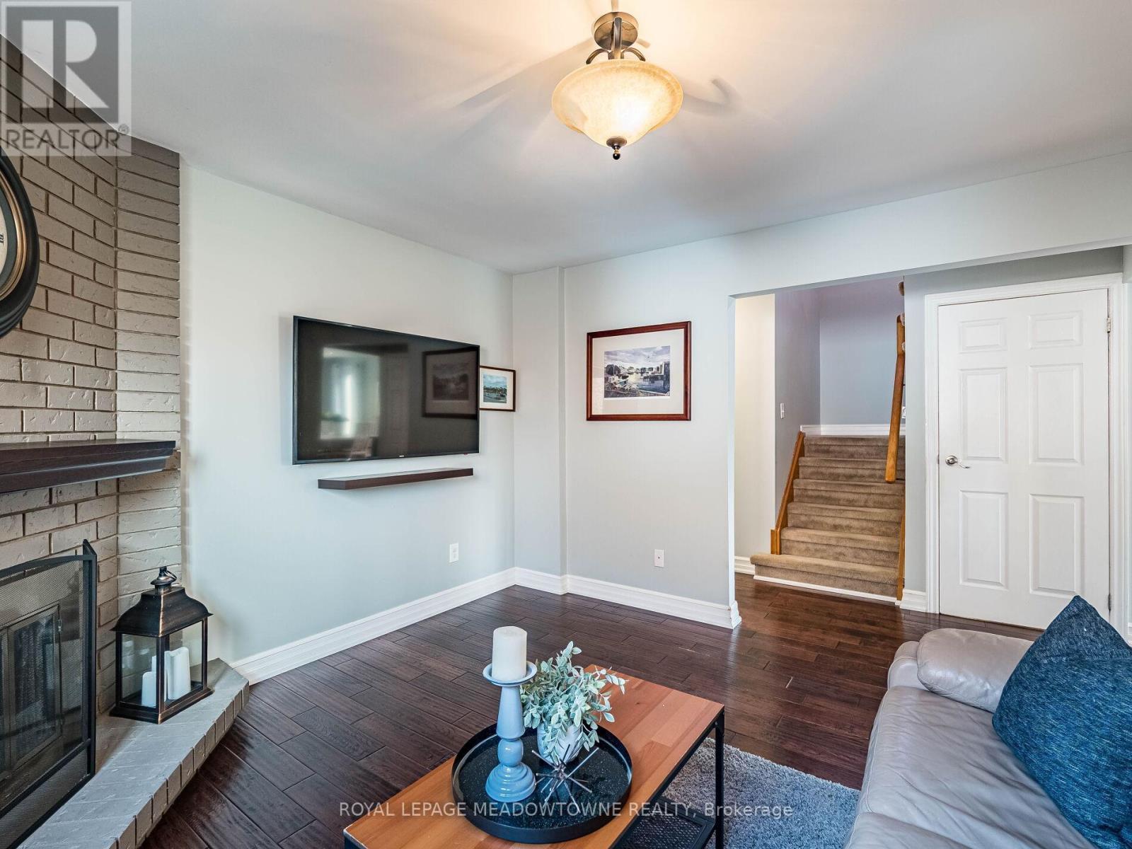 117 Fairglen Avenue, Brampton, Ontario  L6X 1K7 - Photo 7 - W12511574