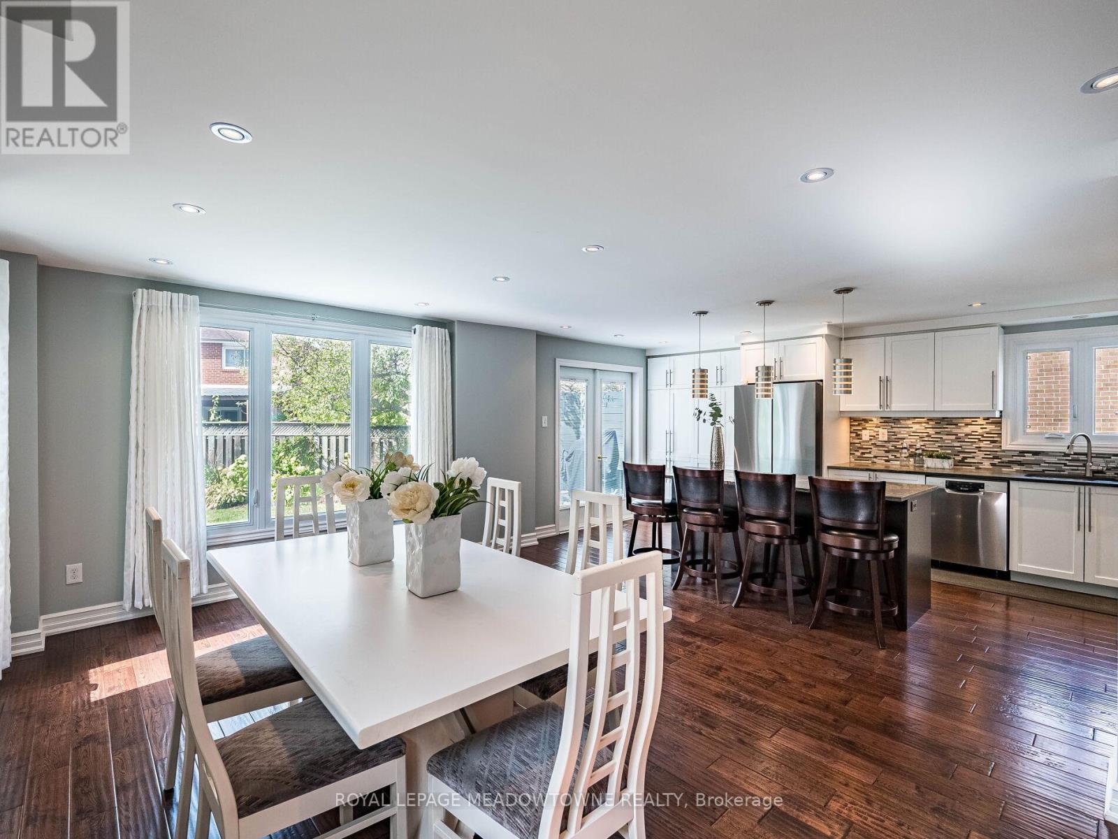 117 Fairglen Avenue, Brampton, Ontario  L6X 1K7 - Photo 9 - W12511574