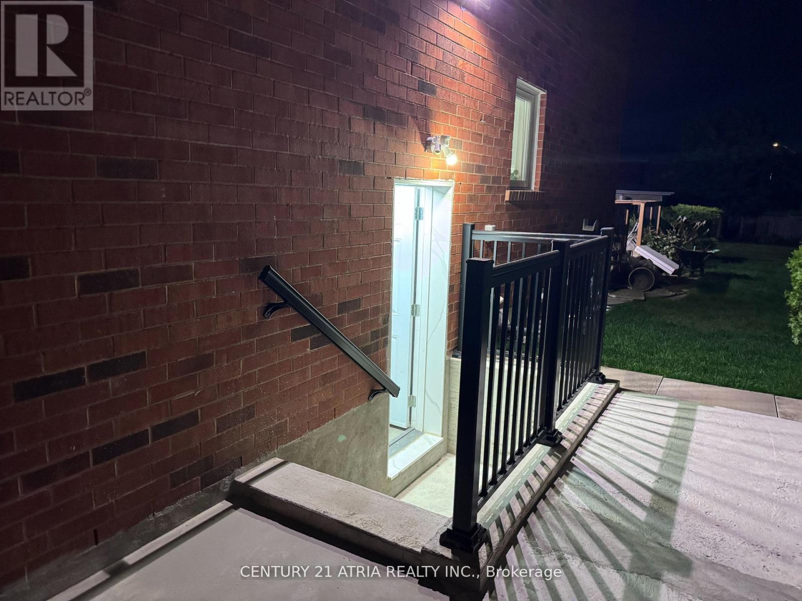 Basement - 864 Cardington Street, Mississauga, Ontario L5V 1Z7 - Photo 12 - W12511584