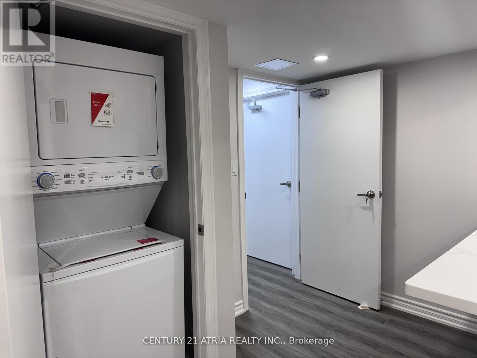 Basement - 864 Cardington Street, Mississauga, Ontario L5V 1Z7 - Photo 5 - W12511584