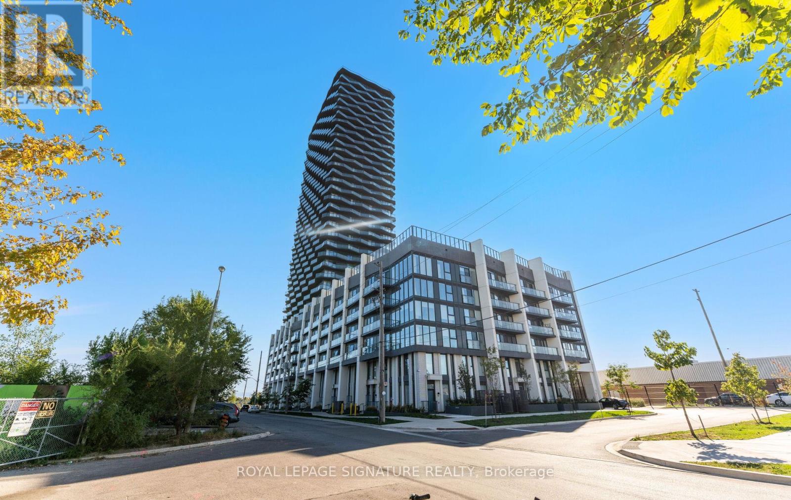 408 - 36 Zorra Street, Toronto, Ontario  M8Z 4Z7 - Photo 2 - W12511594