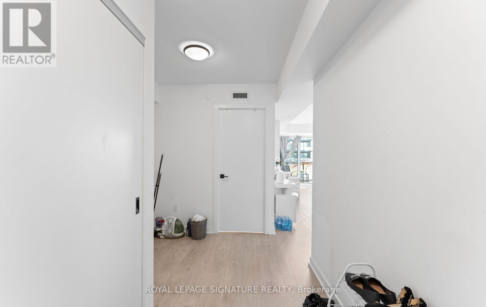 408 - 36 Zorra Street, Toronto, Ontario  M8Z 4Z7 - Photo 6 - W12511594