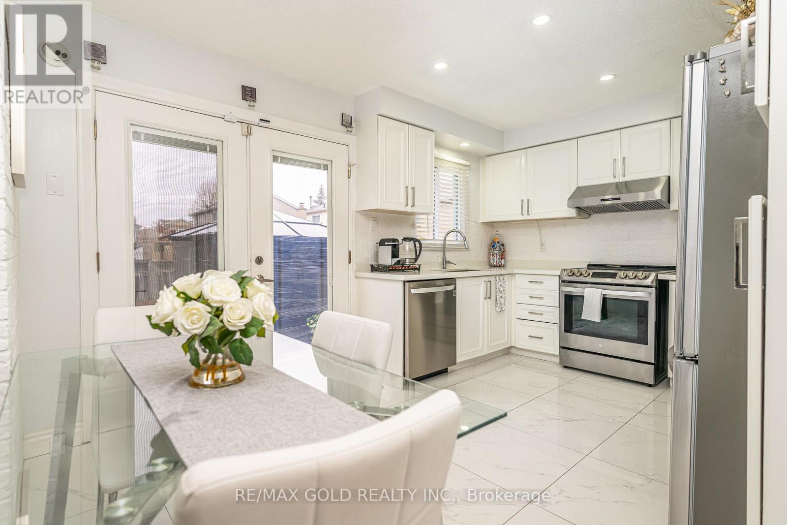 29 Nickel Crescent, Brampton, Ontario  L6S 4V9 - Photo 13 - W12511598