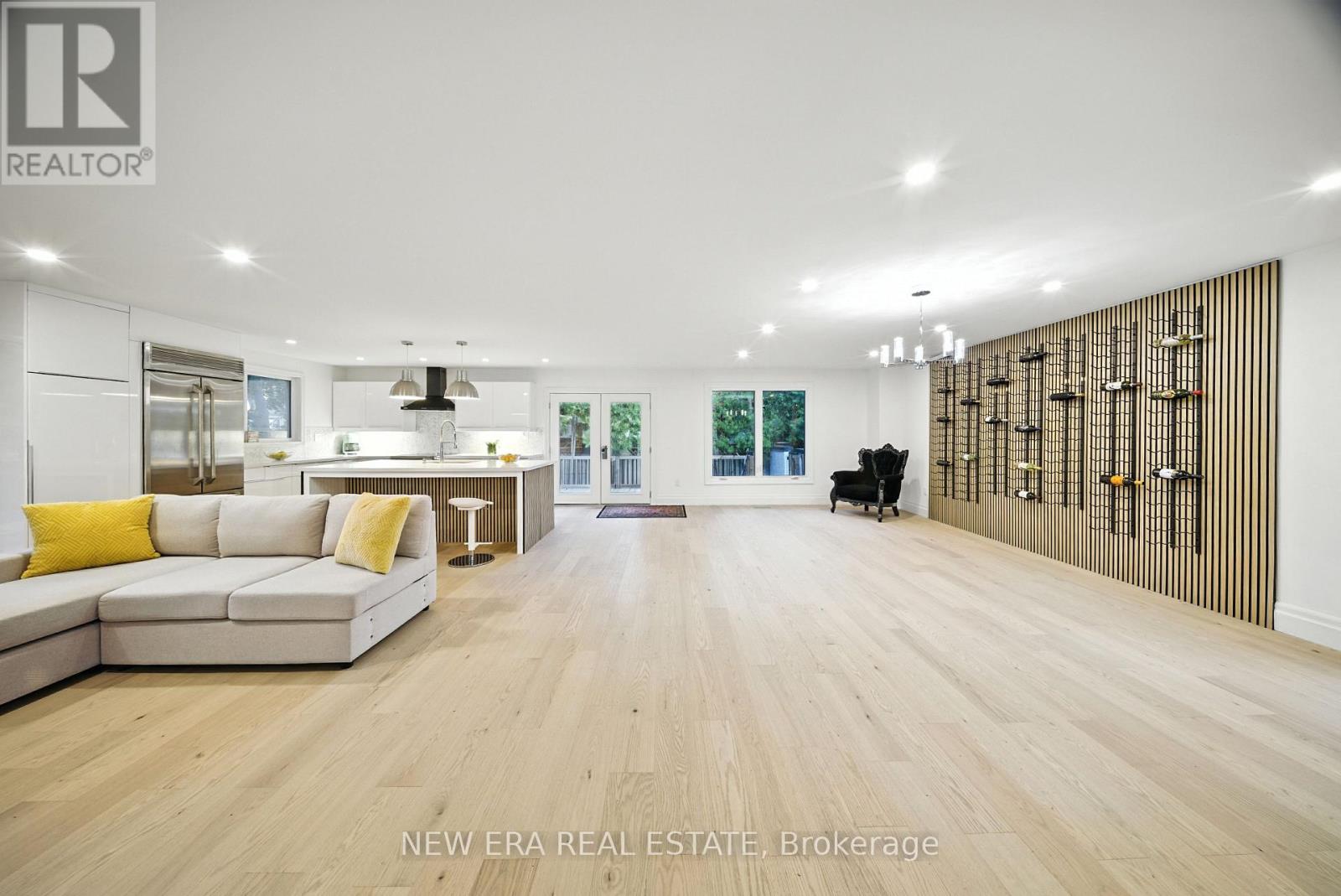 625 Sir Richard's Road, Mississauga, Ontario  L5C 1A3 - Photo 13 - W12511606