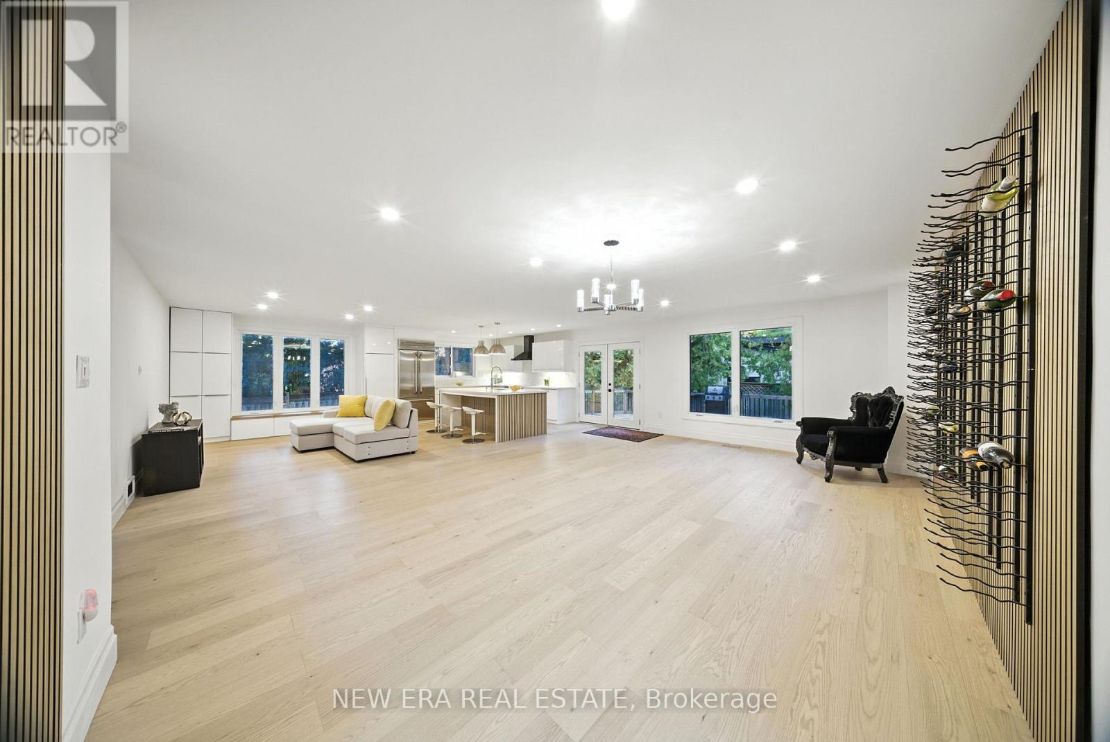 625 Sir Richard's Road, Mississauga, Ontario  L5C 1A3 - Photo 15 - W12511606