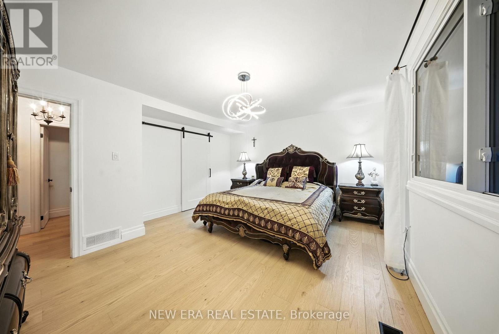 625 Sir Richard's Road, Mississauga, Ontario  L5C 1A3 - Photo 27 - W12511606