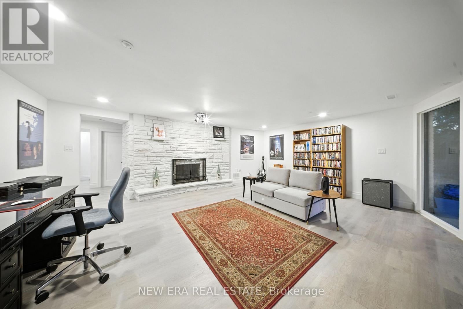 625 Sir Richard's Road, Mississauga, Ontario  L5C 1A3 - Photo 32 - W12511606