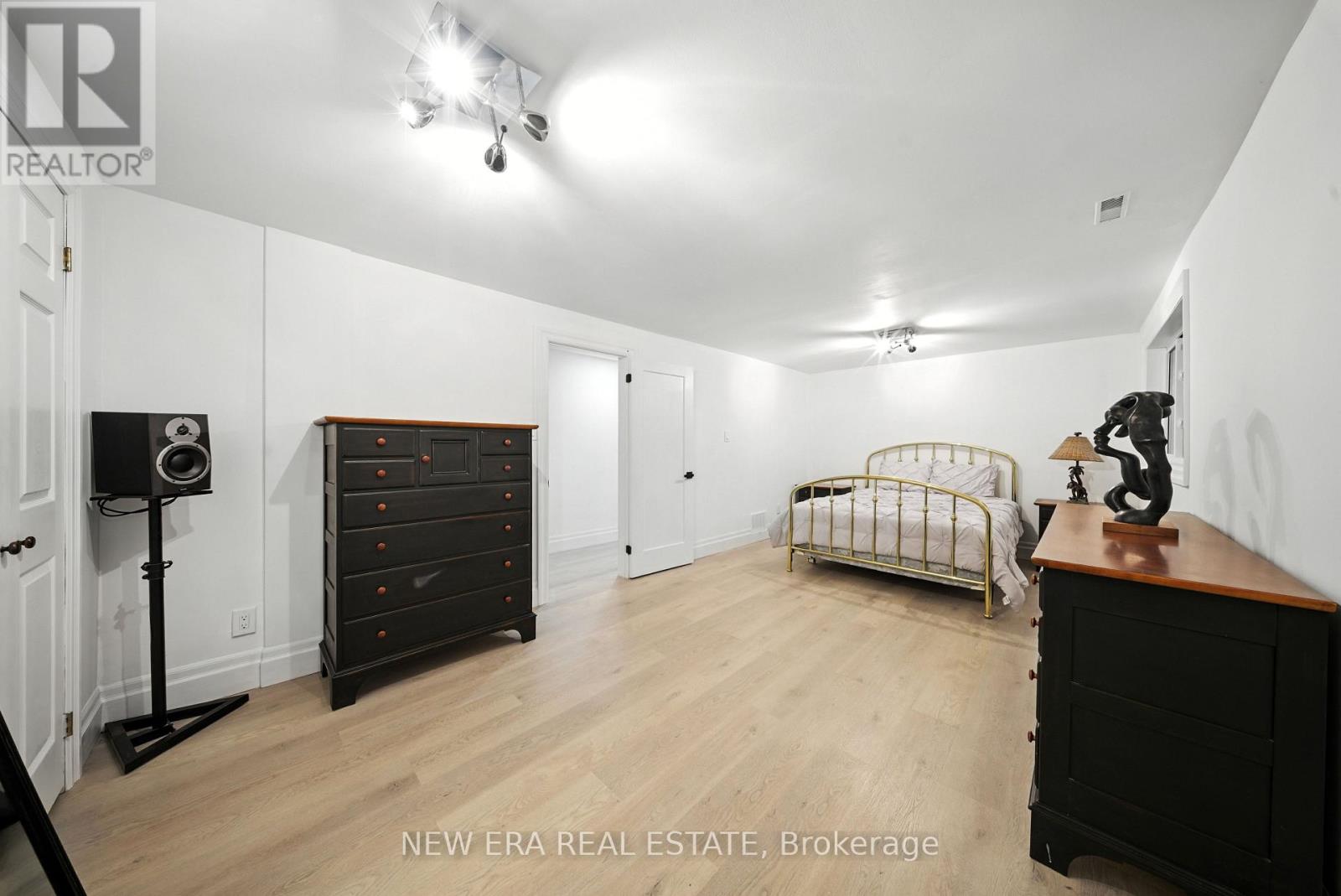 625 Sir Richard's Road, Mississauga, Ontario  L5C 1A3 - Photo 34 - W12511606