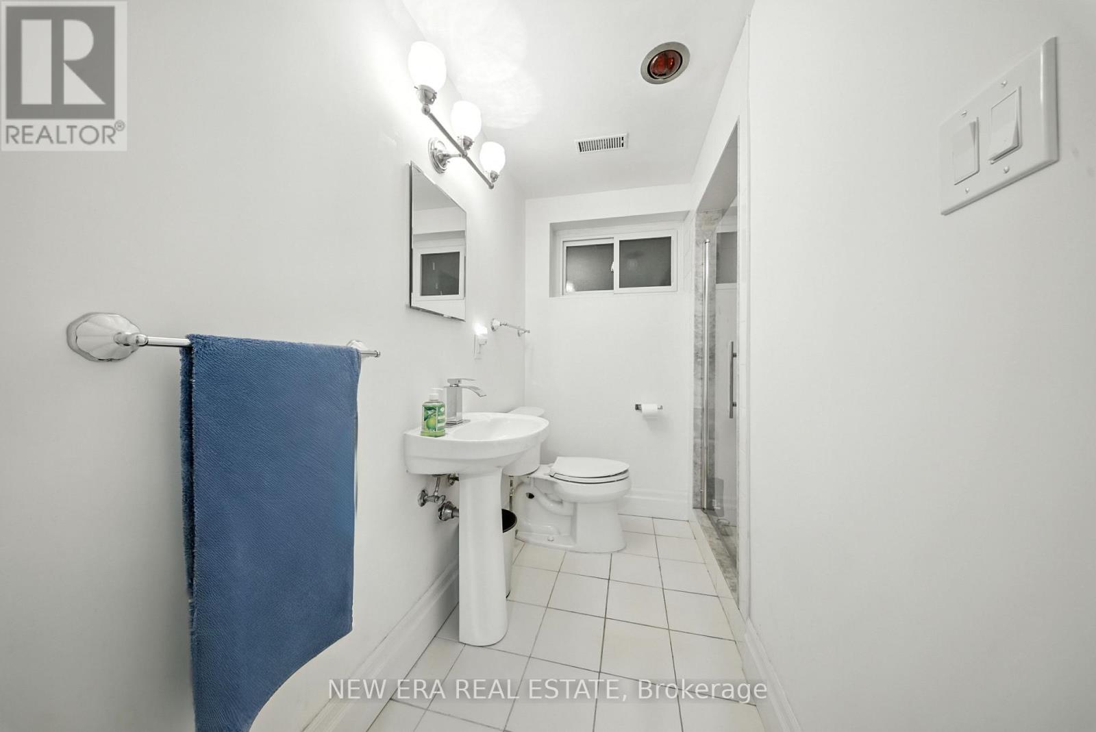 625 Sir Richard's Road, Mississauga, Ontario  L5C 1A3 - Photo 36 - W12511606