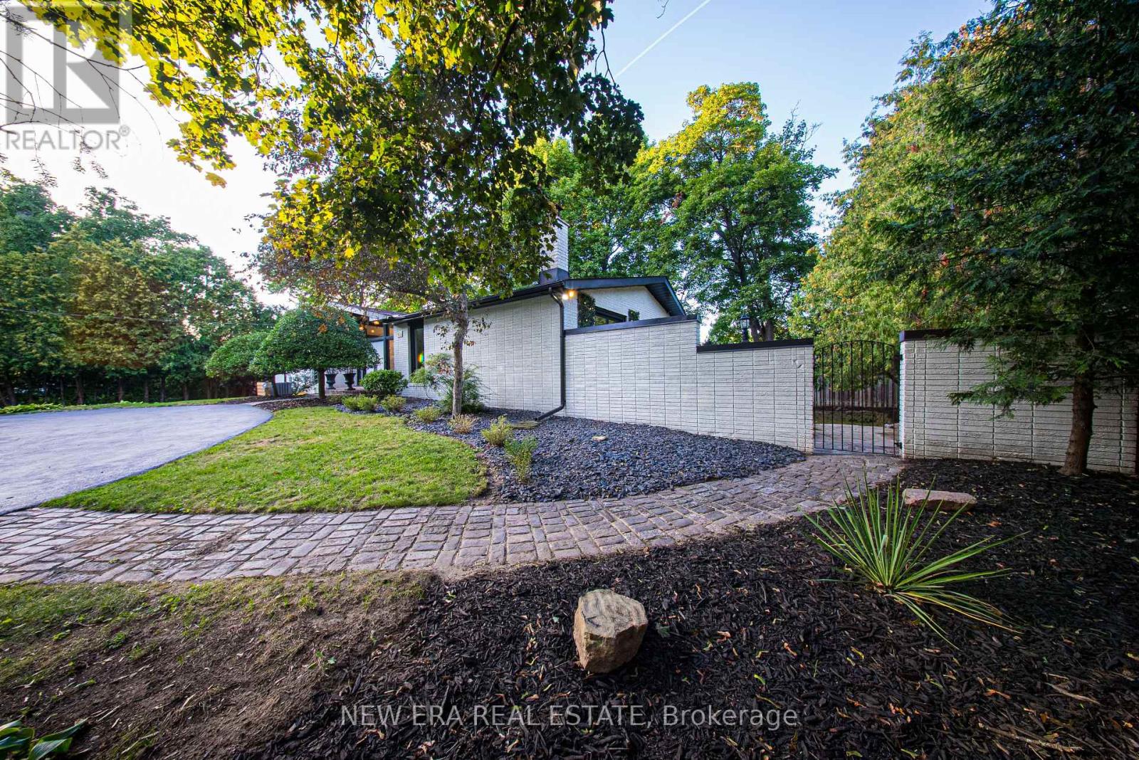 625 Sir Richard's Road, Mississauga, Ontario  L5C 1A3 - Photo 43 - W12511606