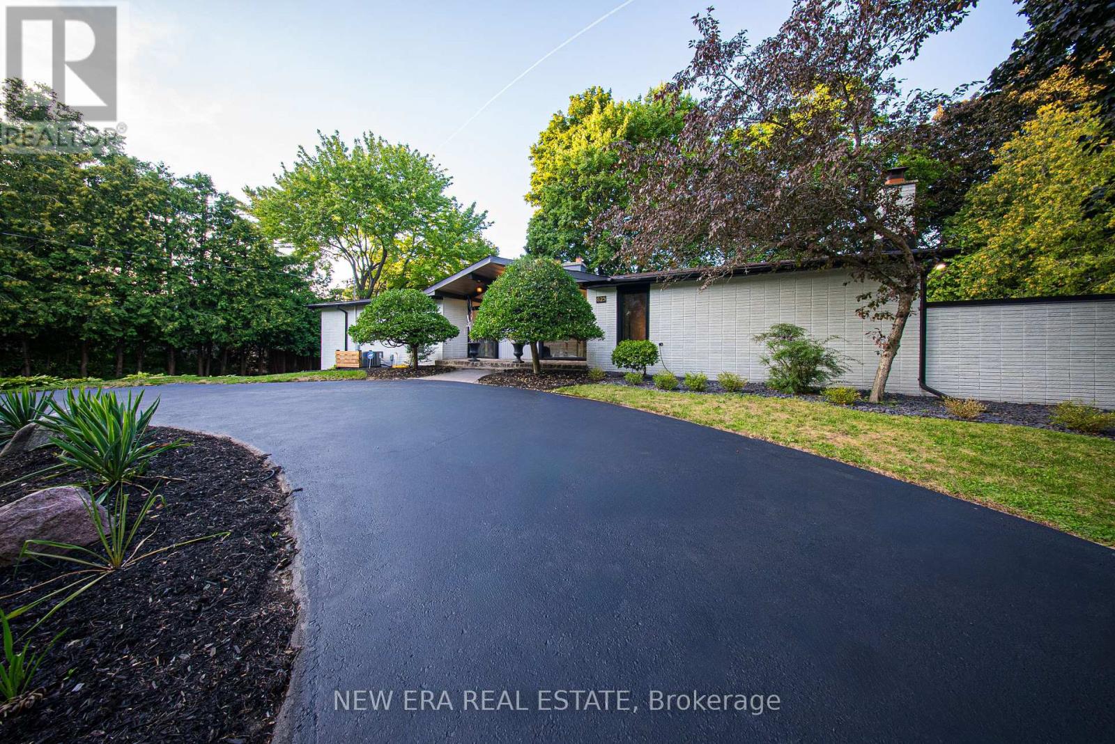 625 Sir Richard's Road, Mississauga, Ontario  L5C 1A3 - Photo 44 - W12511606