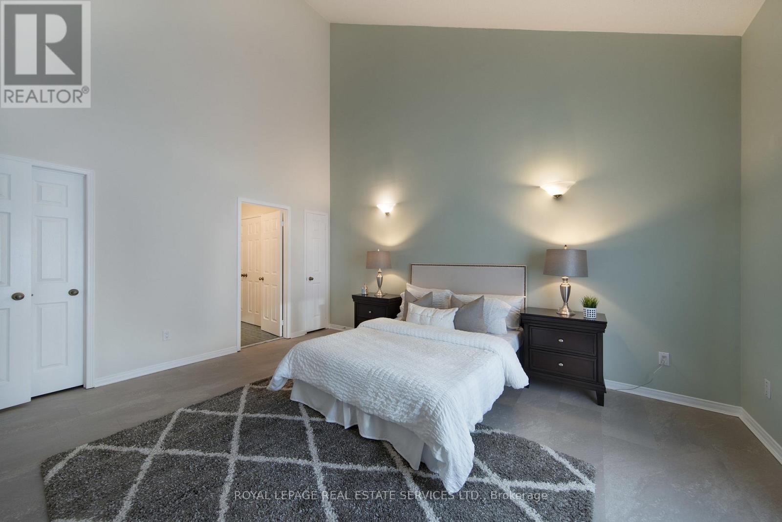 21 - 1010 Cristina Court, Mississauga, Ontario  L5J 4T7 - Photo 20 - W12511614