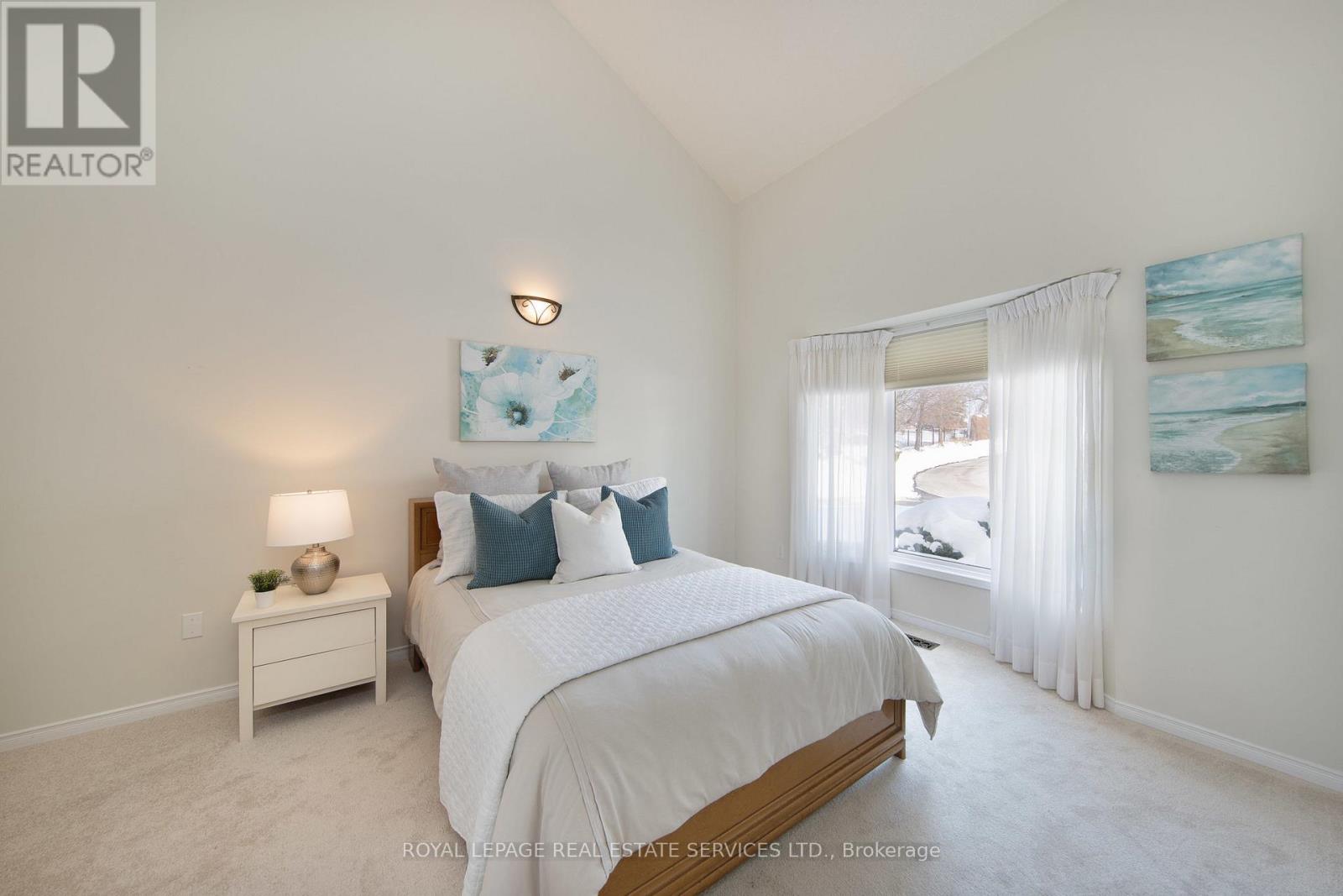 21 - 1010 Cristina Court, Mississauga, Ontario  L5J 4T7 - Photo 5 - W12511614