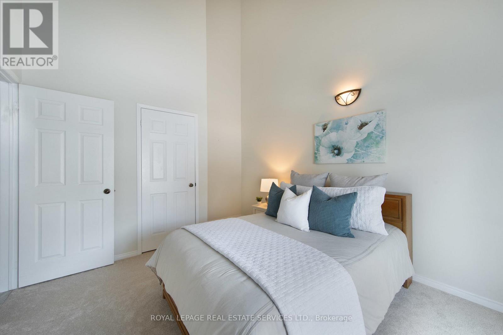 21 - 1010 Cristina Court, Mississauga, Ontario  L5J 4T7 - Photo 6 - W12511614