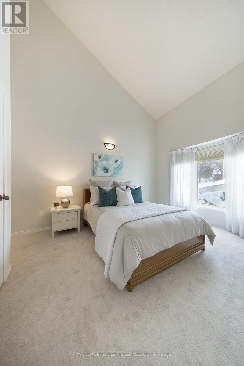 21 - 1010 Cristina Court, Mississauga, Ontario  L5J 4T7 - Photo 7 - W12511614