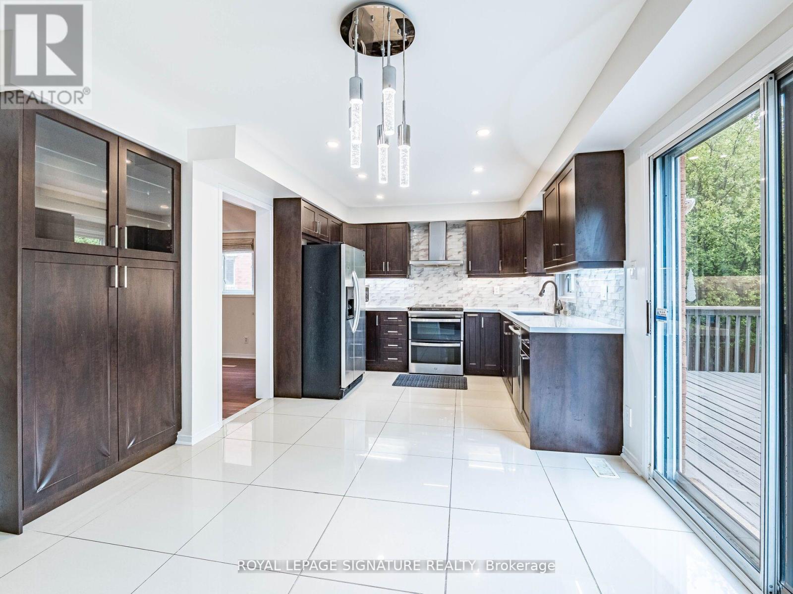 86 Valonia Drive, Brampton, Ontario L6V 4K1 - Photo 13 - W12511632