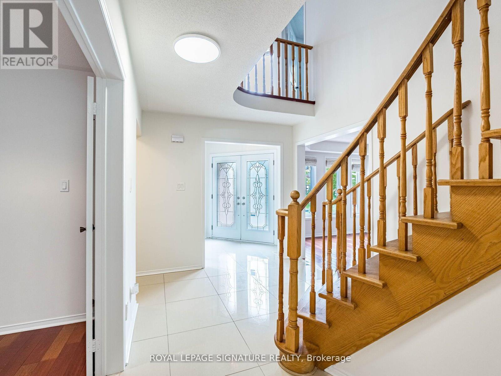 86 Valonia Drive, Brampton, Ontario L6V 4K1 - Photo 6 - W12511632