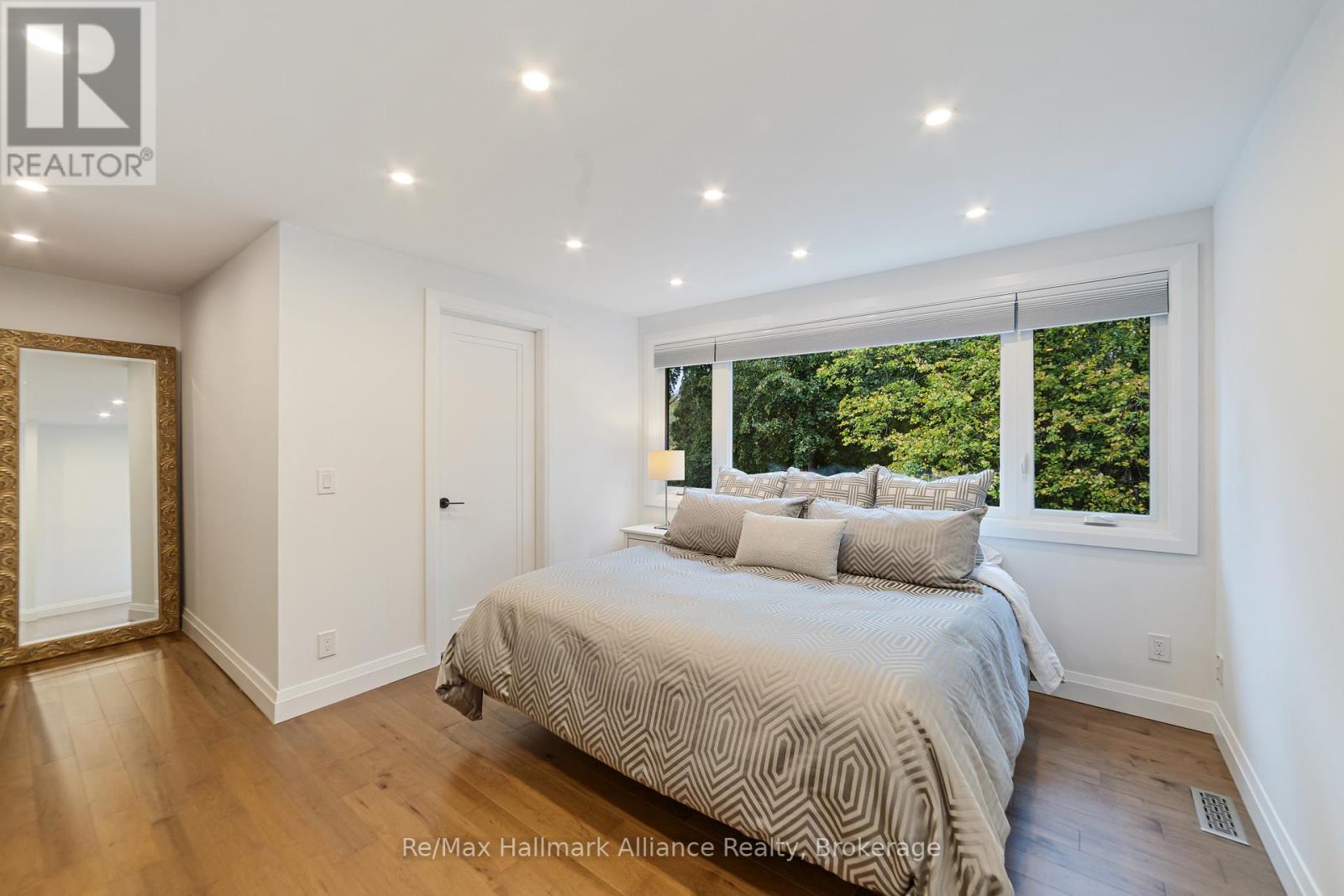 247 Willowridge Court, Oakville, Ontario  L6L 5J1 - Photo 20 - W12385351