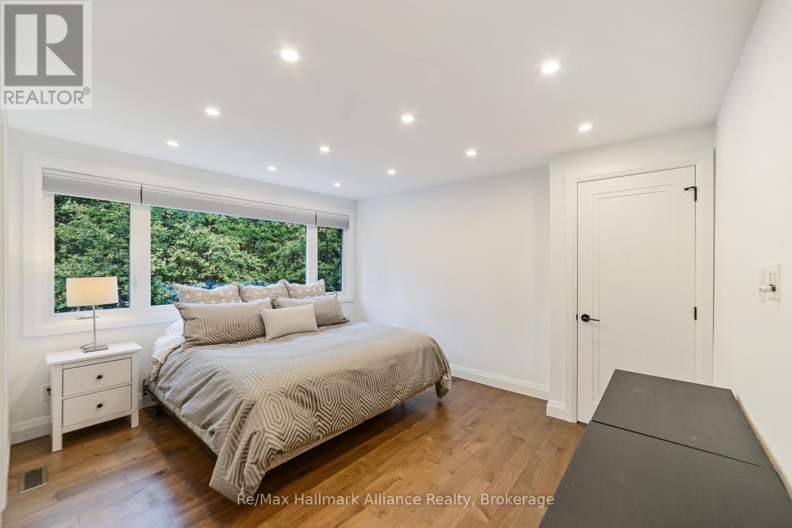 247 Willowridge Court, Oakville, Ontario  L6L 5J1 - Photo 19 - W12385351