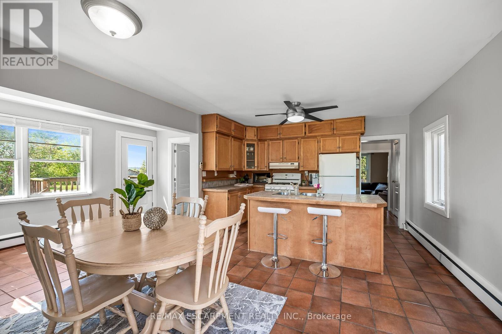 22 Tolhurst Avenue, Brant, Ontario  N0E 1N0 - Photo 13 - X12511396