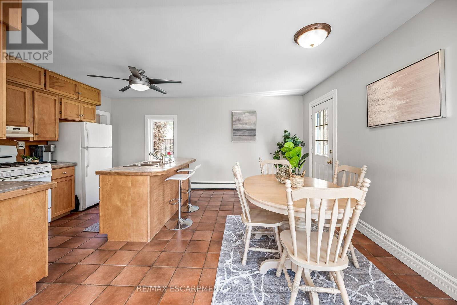 22 Tolhurst Avenue, Brant, Ontario  N0E 1N0 - Photo 14 - X12511396