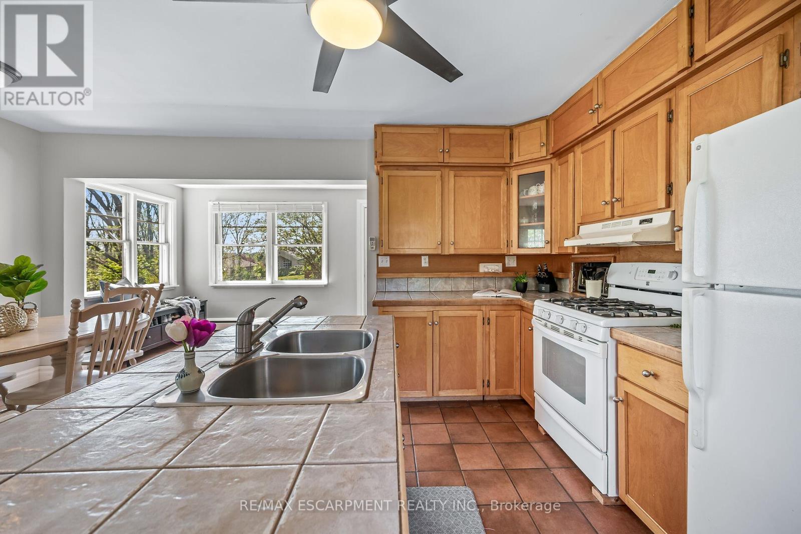 22 Tolhurst Avenue, Brant, Ontario  N0E 1N0 - Photo 18 - X12511396