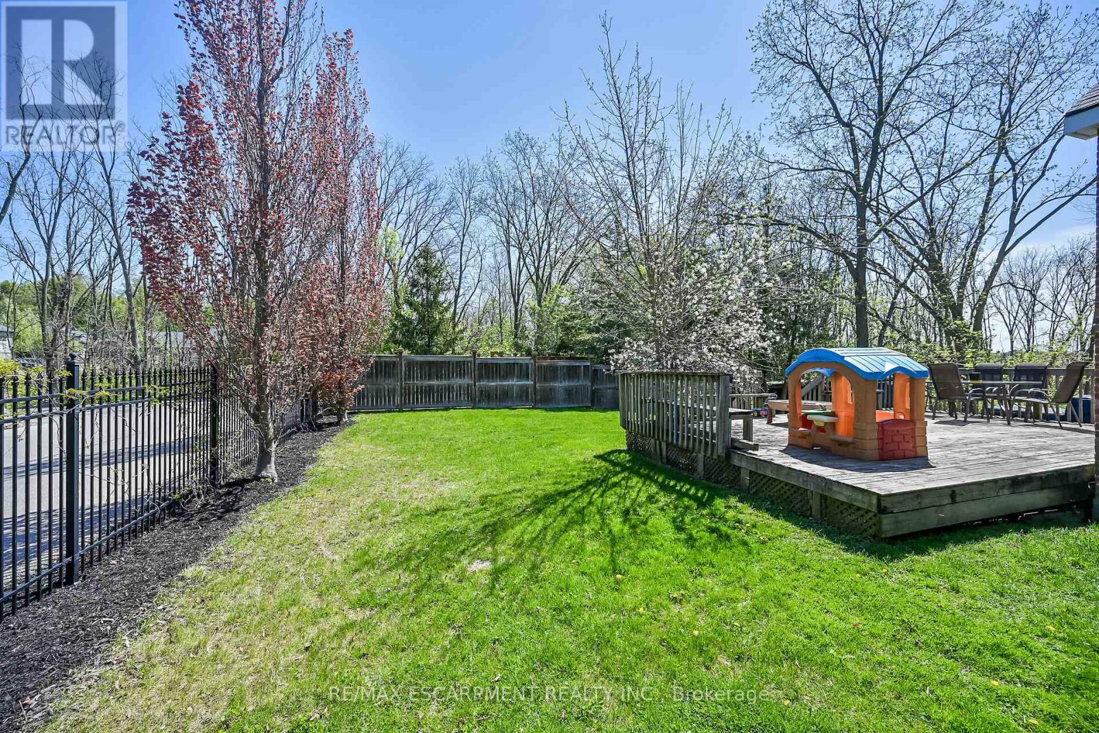 22 Tolhurst Avenue, Brant, Ontario  N0E 1N0 - Photo 35 - X12511396