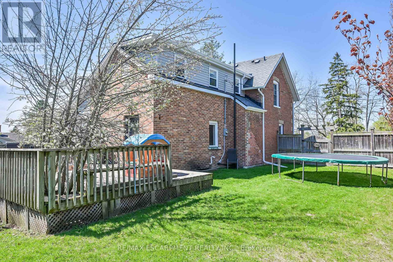 22 Tolhurst Avenue, Brant, Ontario  N0E 1N0 - Photo 39 - X12511396