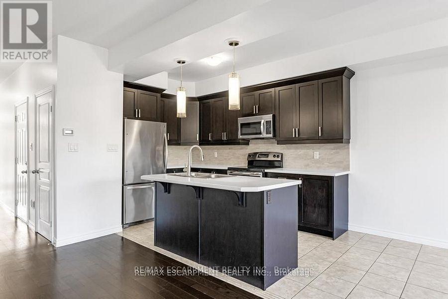 70 Vinton Road, Hamilton, Ontario  L9K 0G6 - Photo 10 - X12511532