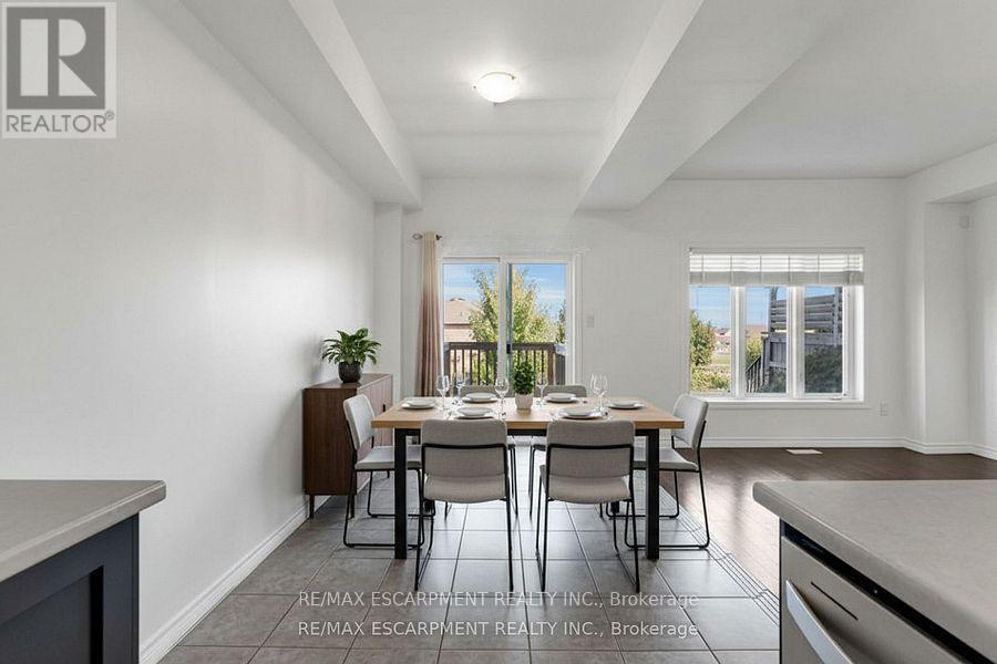 70 Vinton Road, Hamilton, Ontario  L9K 0G6 - Photo 11 - X12511532