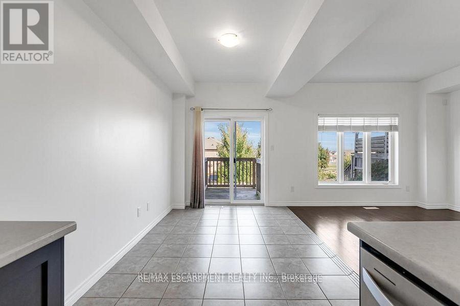 70 Vinton Road, Hamilton, Ontario  L9K 0G6 - Photo 12 - X12511532