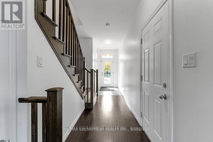 70 Vinton Road, Hamilton, Ontario  L9K 0G6 - Photo 13 - X12511532