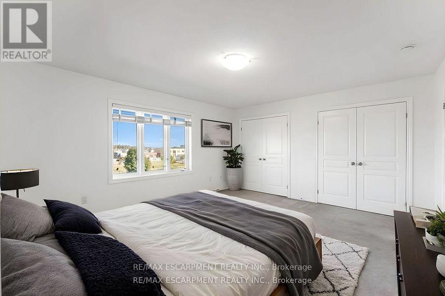 70 Vinton Road, Hamilton, Ontario  L9K 0G6 - Photo 16 - X12511532