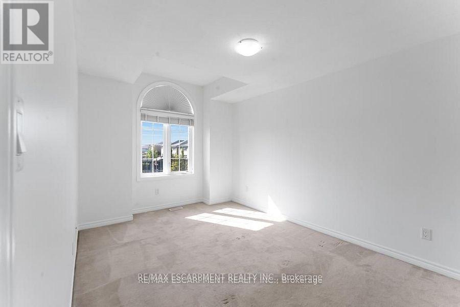 70 Vinton Road, Hamilton, Ontario  L9K 0G6 - Photo 20 - X12511532