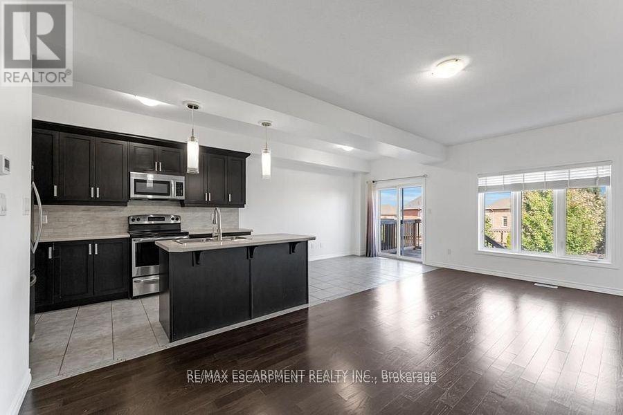 70 Vinton Road, Hamilton, Ontario  L9K 0G6 - Photo 5 - X12511532