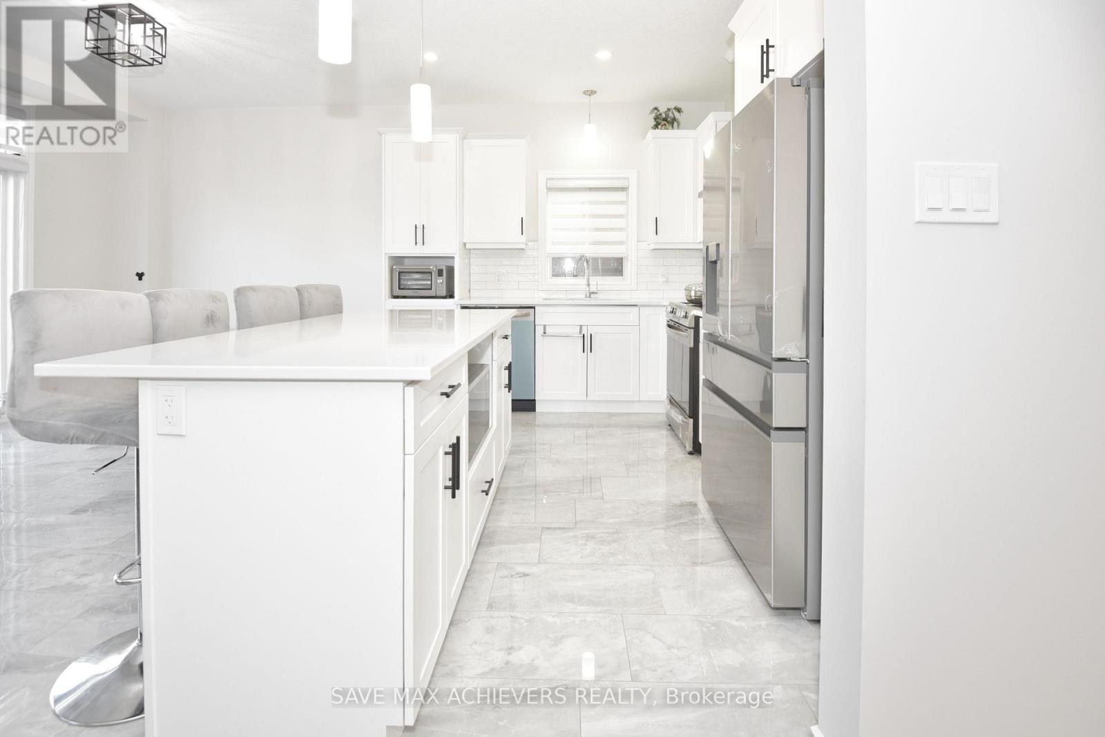 107 Byers Street, London South, Ontario  N6L 0E9 - Photo 8 - X12511636