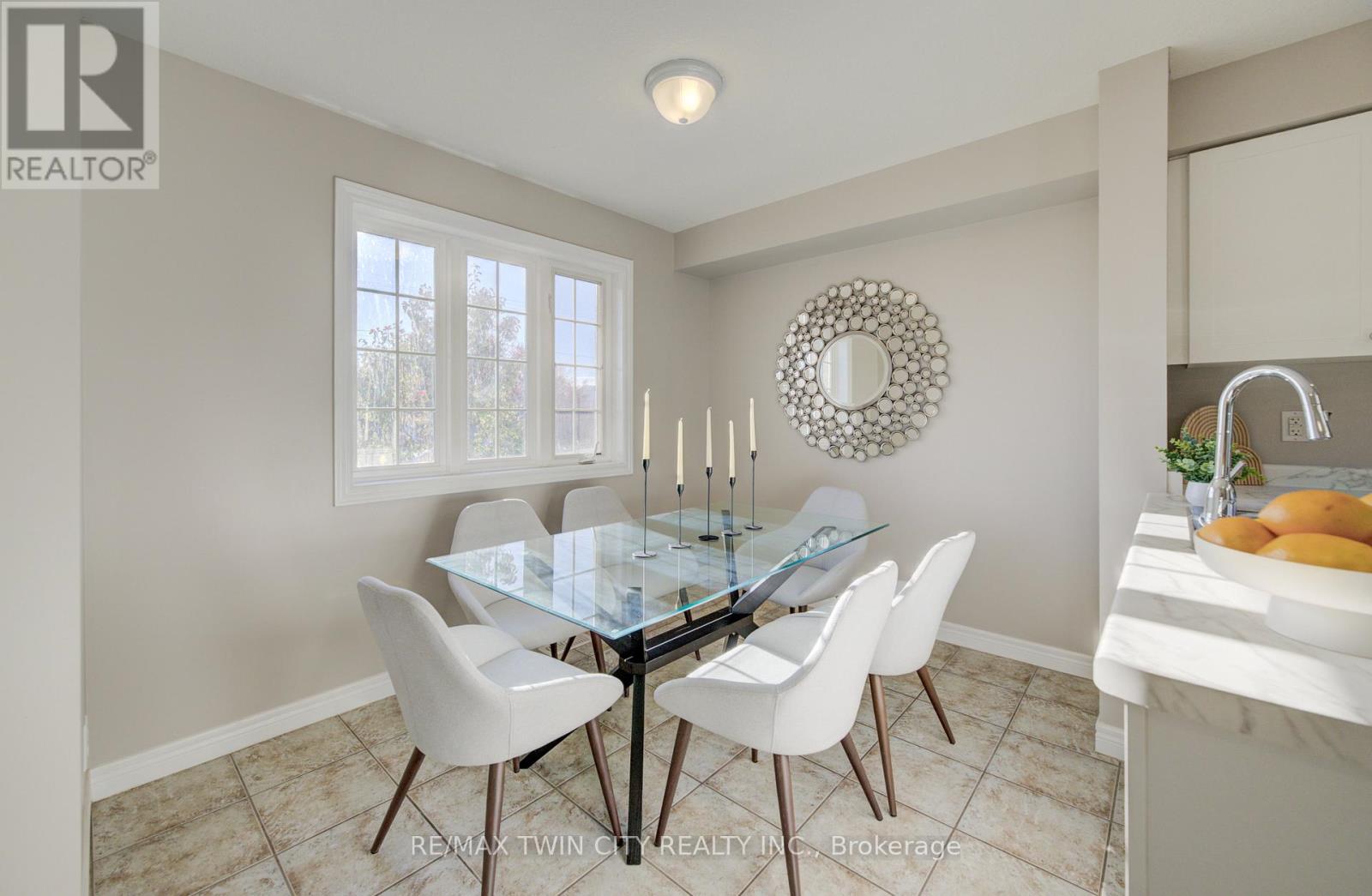 642a - 642 Woodlawn Road E, Guelph, Ontario  N1E 0K4 - Photo 5 - X12511652