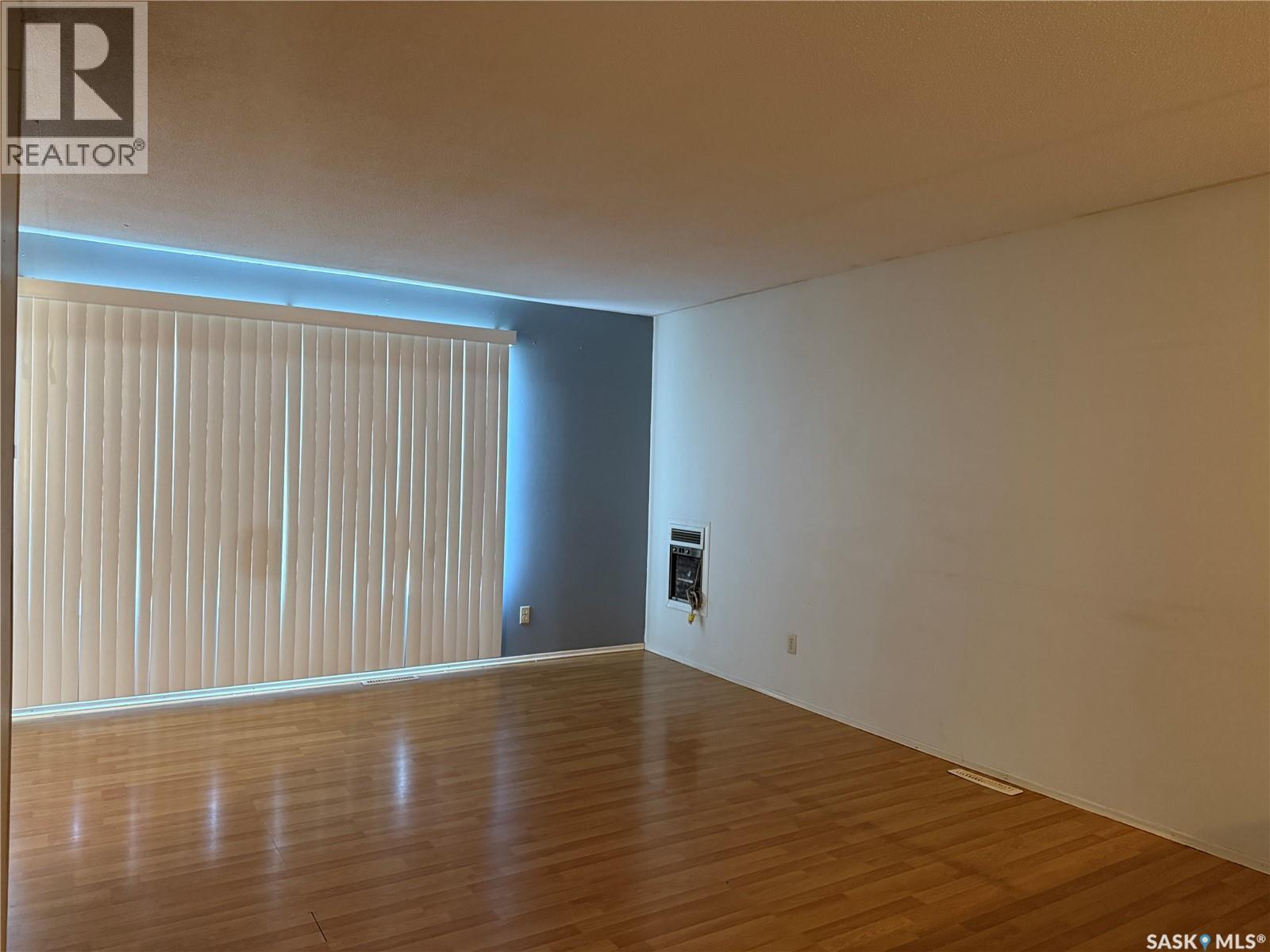 806 Centre Street, Meadow Lake, Saskatchewan  S9X 1G3 - Photo 6 - SK022412