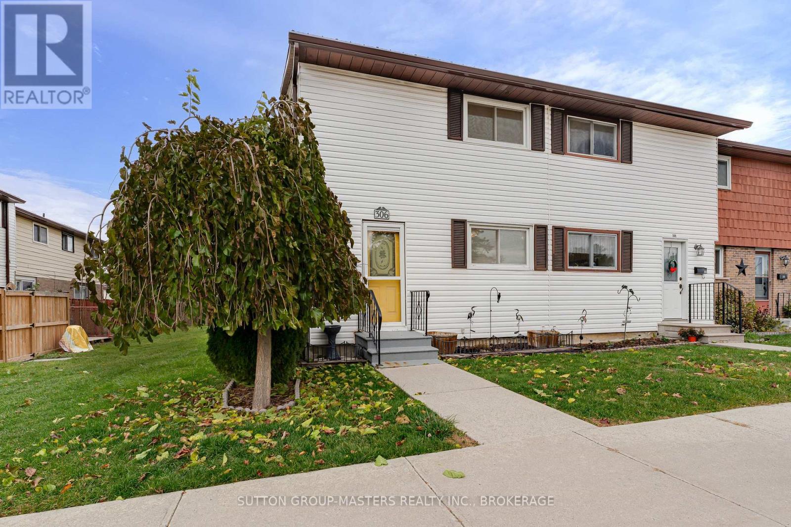 306 Forsyth Street, Gananoque, Ontario K7G 2Y1 - Photo 2 - X12512026