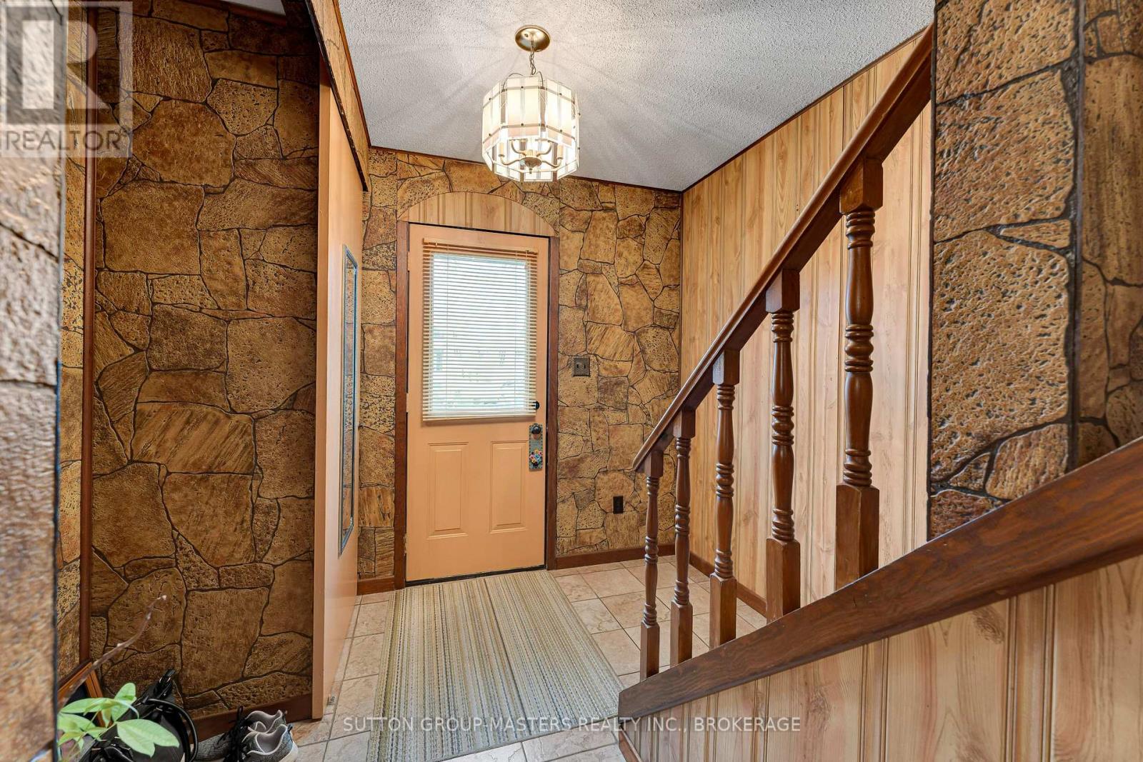 306 Forsyth Street, Gananoque, Ontario K7G 2Y1 - Photo 3 - X12512026