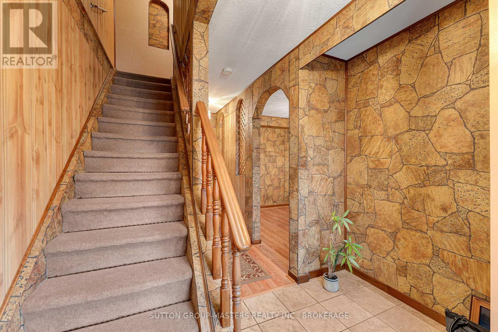 306 Forsyth Street, Gananoque, Ontario K7G 2Y1 - Photo 5 - X12512026