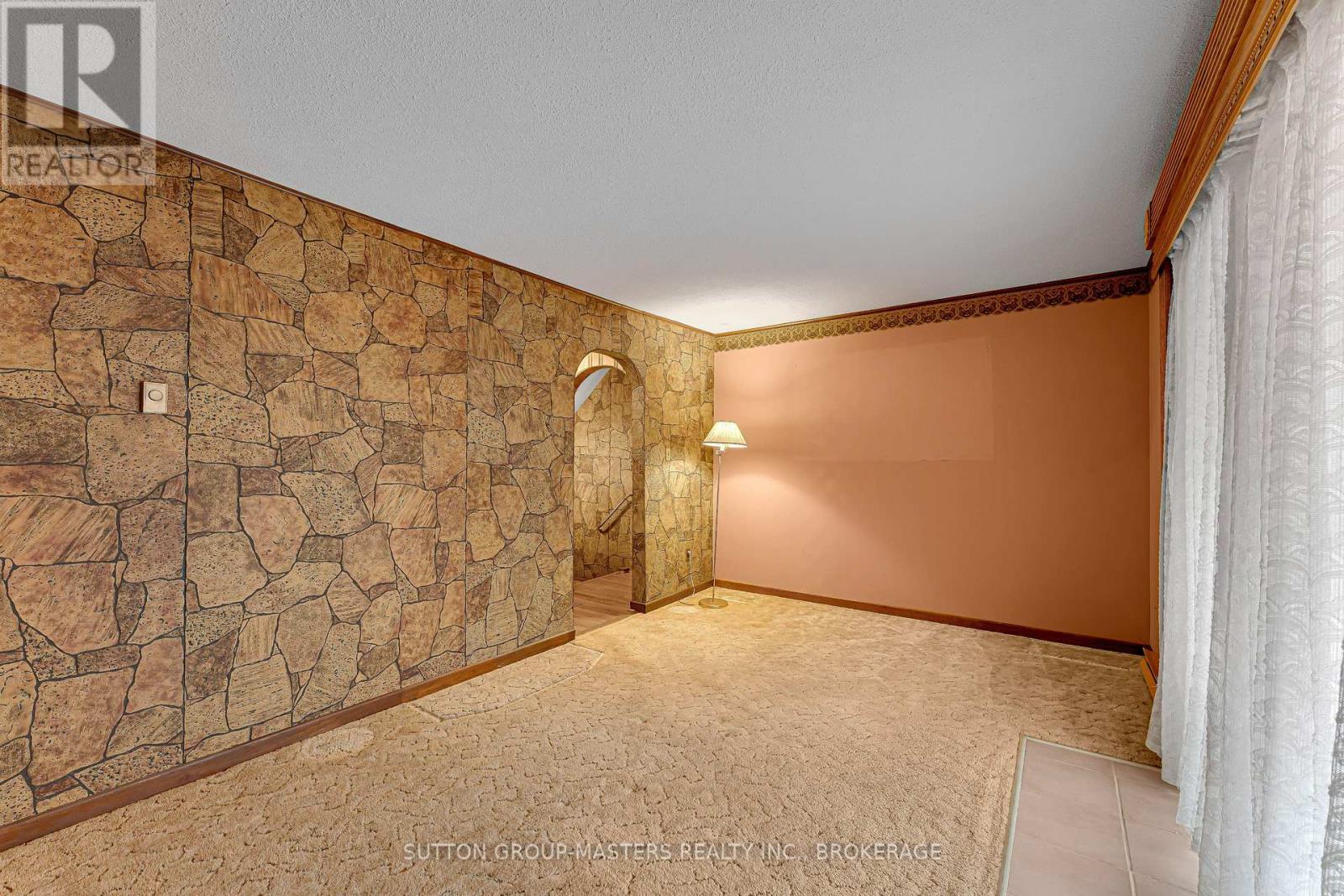 306 Forsyth Street, Gananoque, Ontario K7G 2Y1 - Photo 8 - X12512026