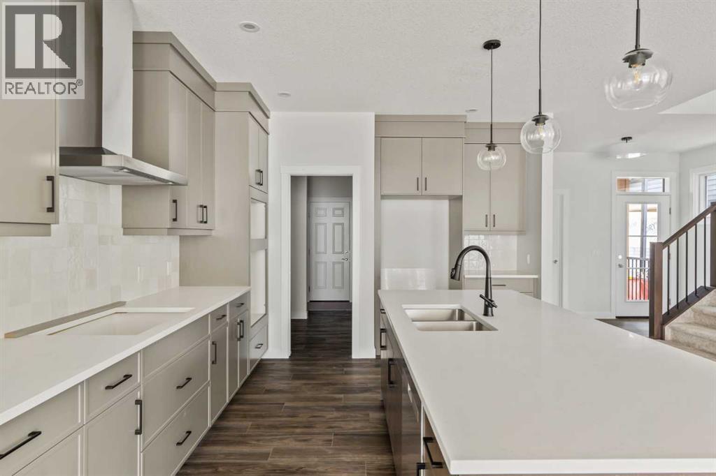 67 Silver Spruce Bay Sw, Calgary, Alberta  T2X 5L9 - Photo 6 - A2248044