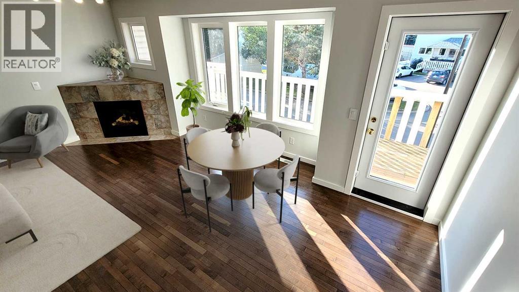 Property at 215 Killarney Glen Court SW image 5