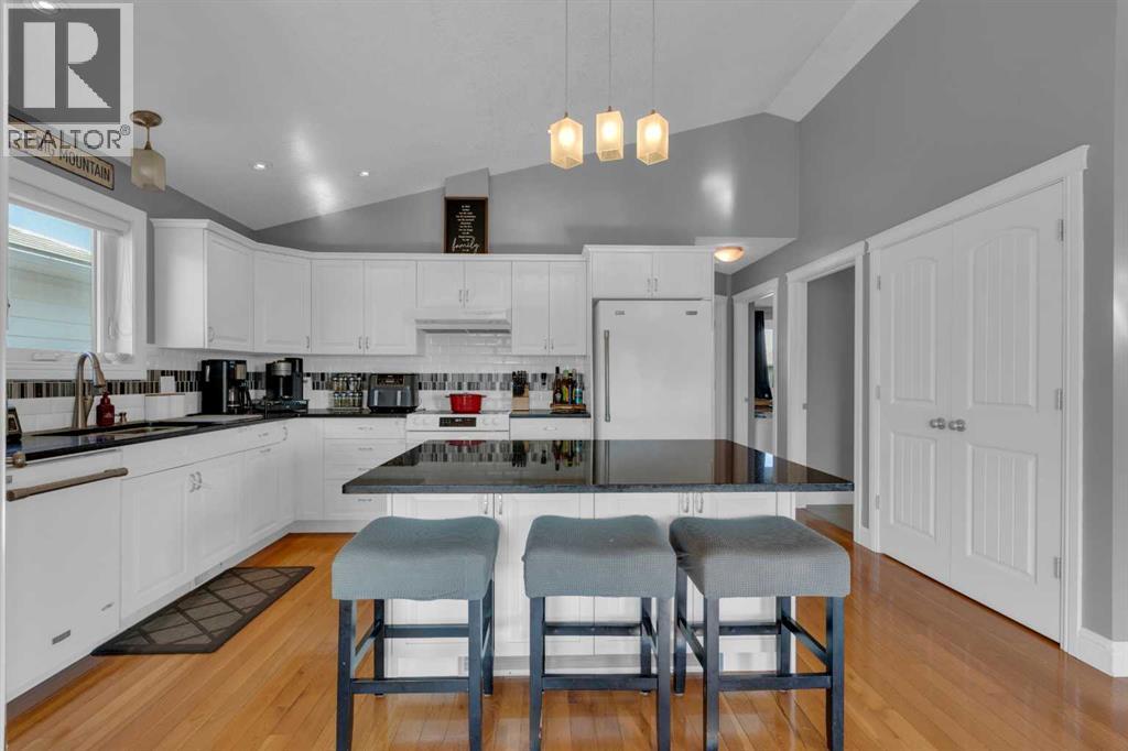 212 3 Street N, Vulcan, Alberta  T0L 2B0 - Photo 12 - A2258643