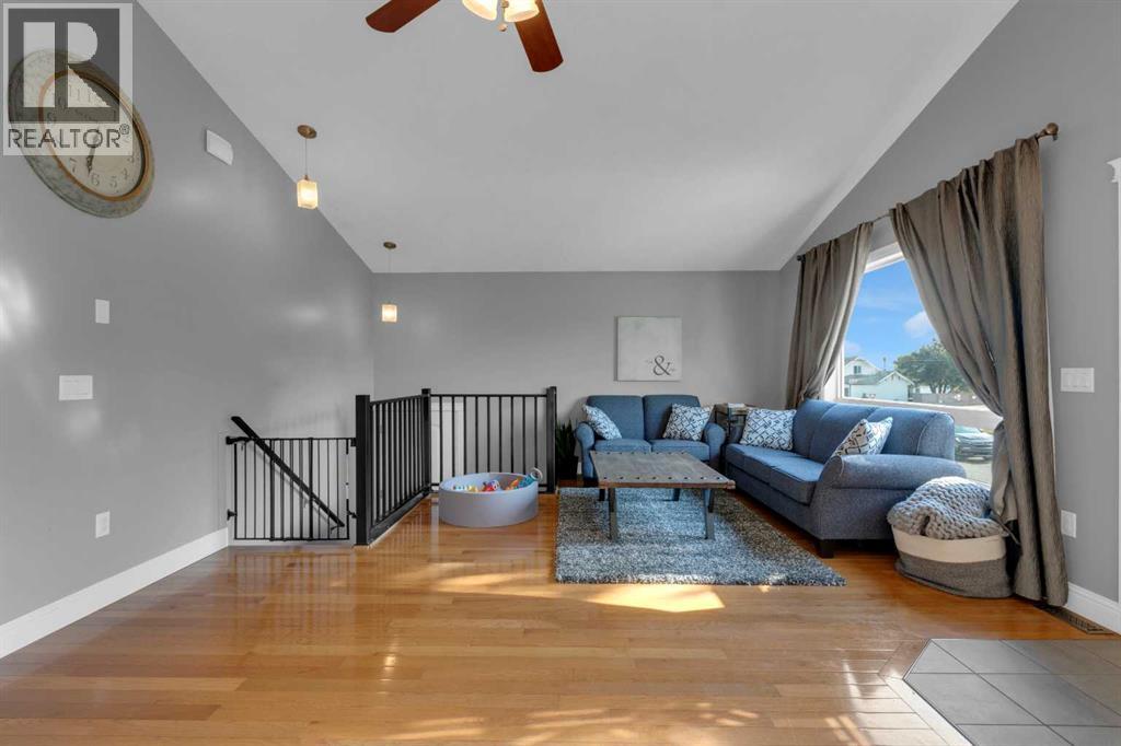 212 3 Street N, Vulcan, Alberta  T0L 2B0 - Photo 9 - A2258643