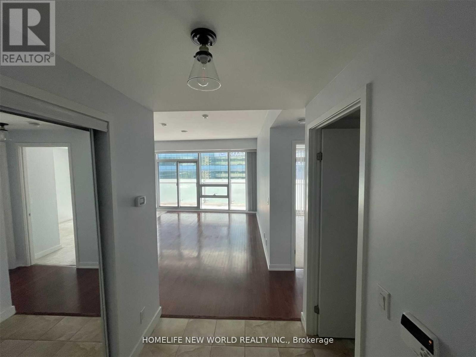 601 - 14 York Street, Toronto, Ontario  M5J 1R2 - Photo 3 - C12511754