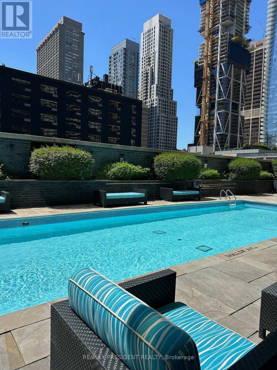 2805 - 33 CHARLES STREET E, Toronto, Ontario
