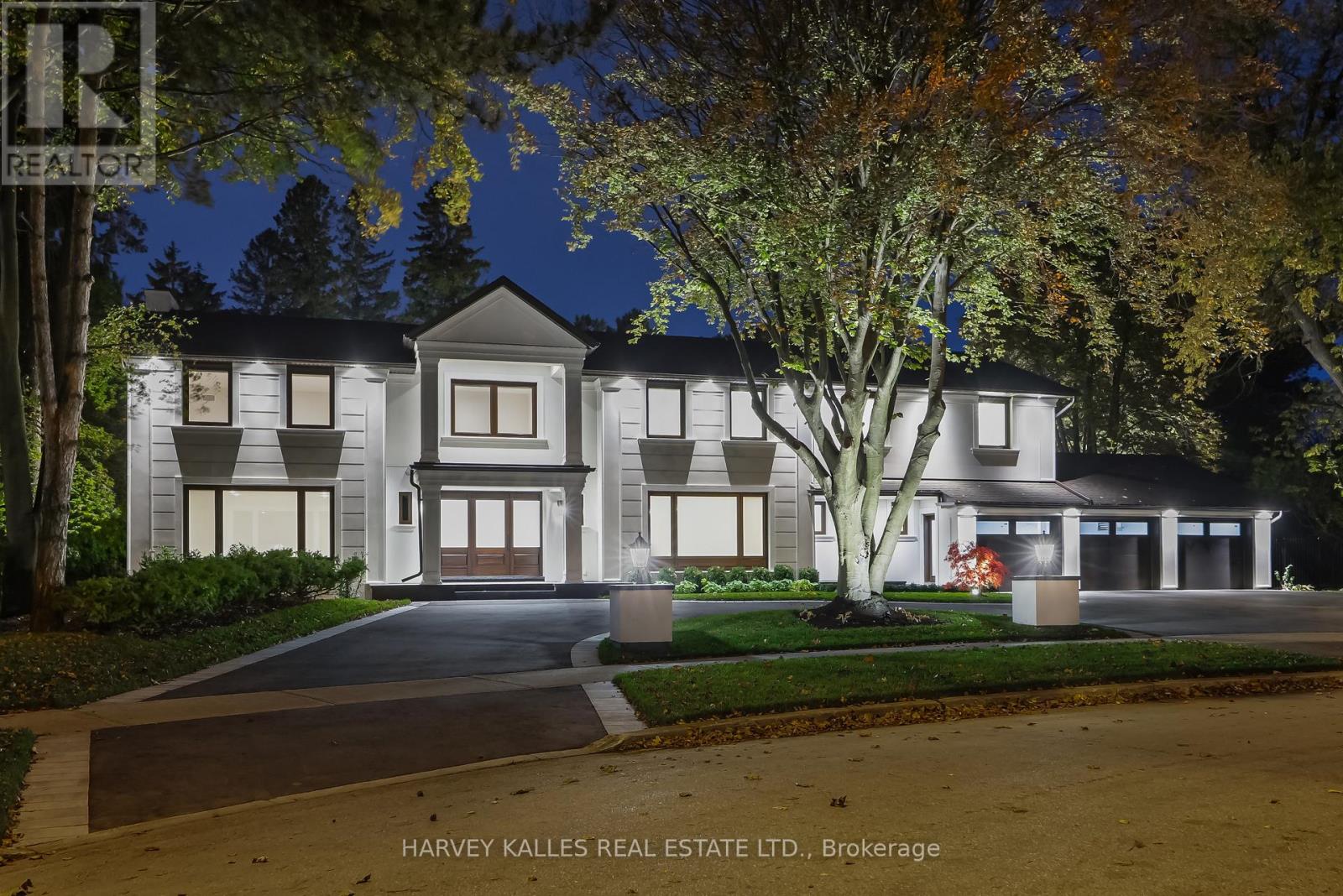 34 FIFESHIRE ROAD, Toronto, Ontario