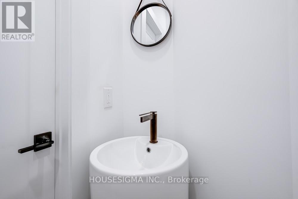 732 Adelaide Street W, Toronto, Ontario  M6J 1B1 - Photo 11 - C12511792